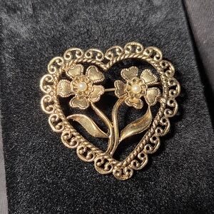 Vintage Avon "Antiqued Heart" Brooch/Pin in Gold Tone